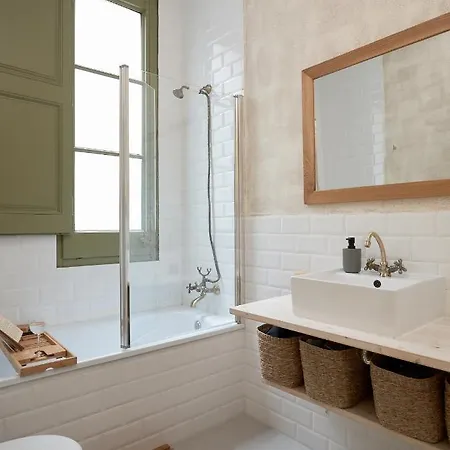 Maya - Two Bedroom In Enric Granados Appartement